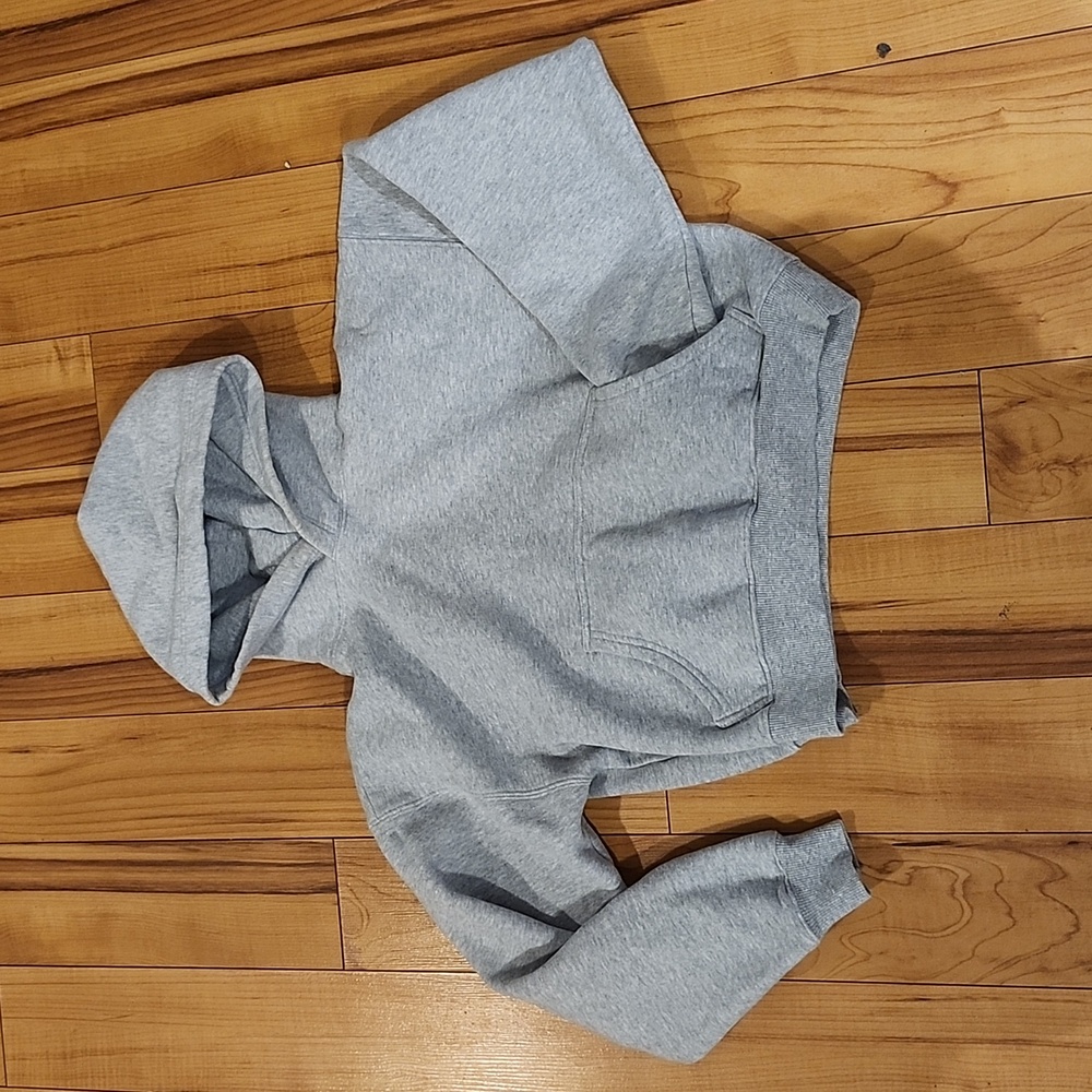 TNA cropped Boyfriend Cozy Fleece sweatshirt. Xxs